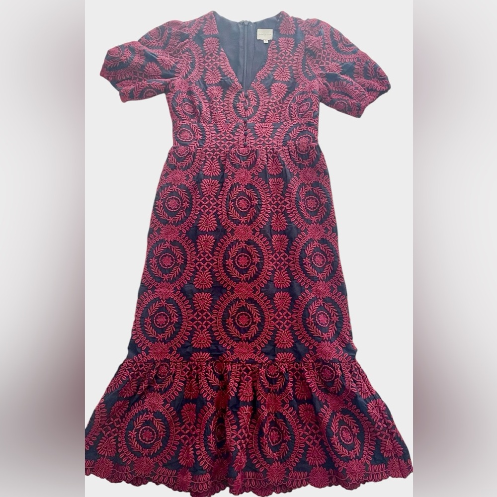 Adelyn Rae Embroidered Short Sleeve V-Neck Midi Dress Navy and Marion. Size M